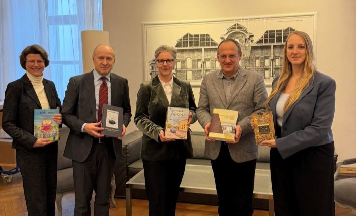 Значне поповнення Української книжкової полиці в Австрії