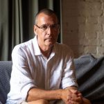 У Белграді побили письменника за спробу вшанувати пам’ять жертв геноциду
